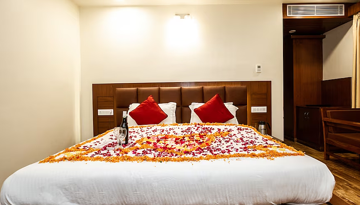 Ashapuri Residency Hotel And Spa Classic Room (Garden View Without Balcony) 4