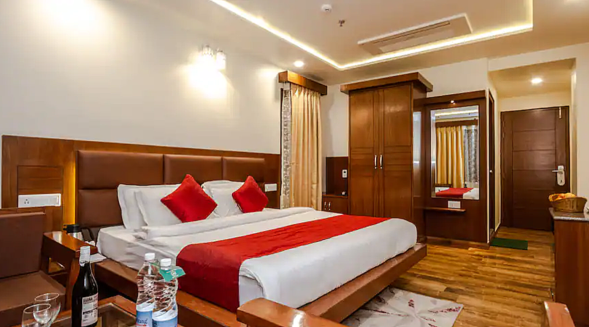 Ashapuri Residency Hotel And Spa Classic Room (Garden View Without Balcony) 6