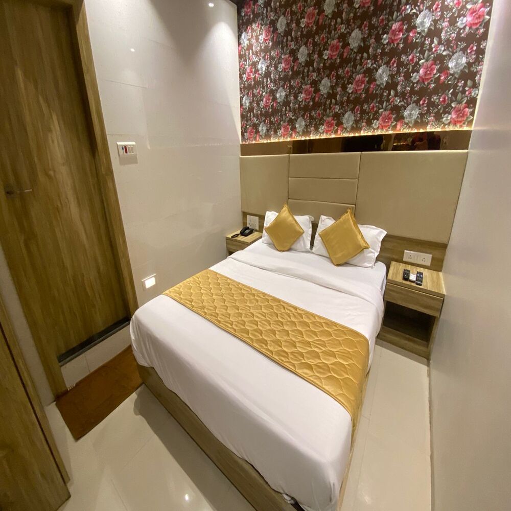 undefined Hotel BKC Crown - Near Trade Centre, Visa Consulate 4