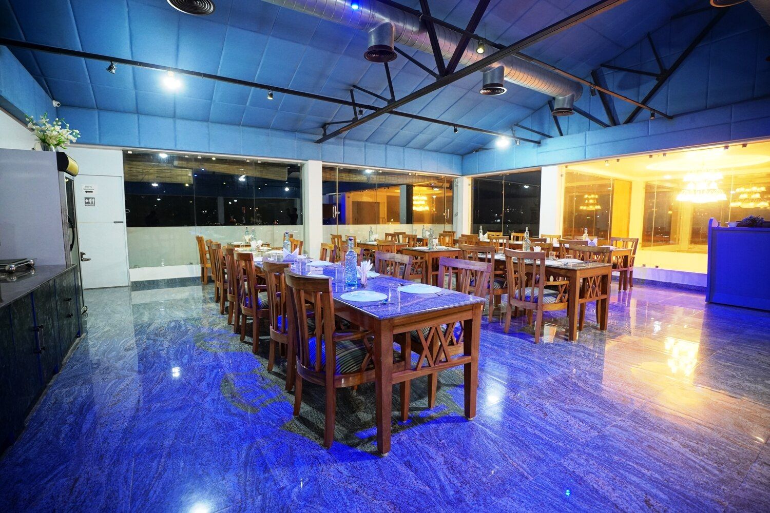 Food & Dining