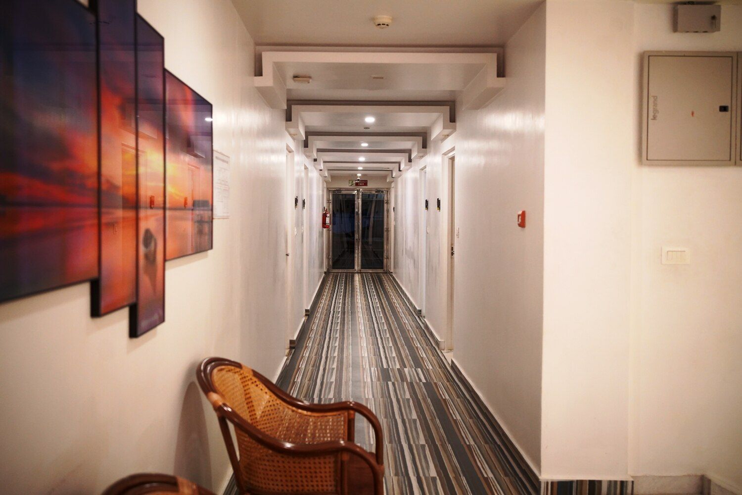 undefined  Hotel Blue Waves 4