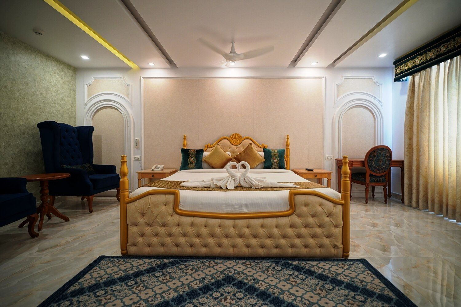 undefined  Hotel Blue Waves 5