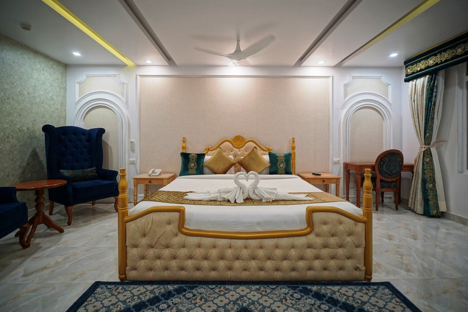  Hotel Blue Waves Premium Suite with Bathtub Room 2