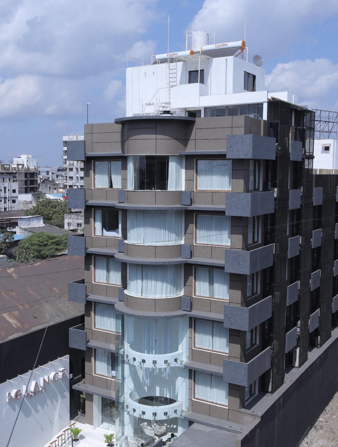 undefined De Glance Hotel - Surat 10
