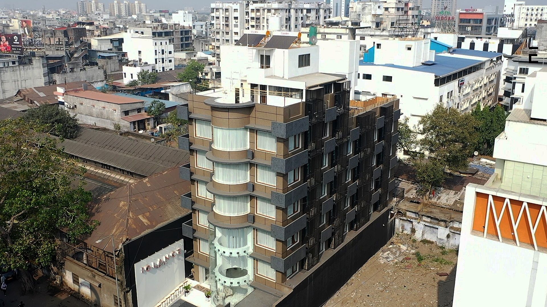 undefined De Glance Hotel - Surat 8