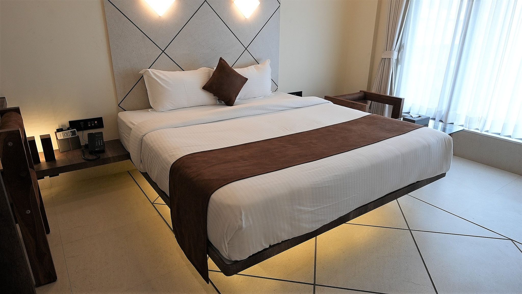 De Glance Hotel - Surat COZY ROOM 2