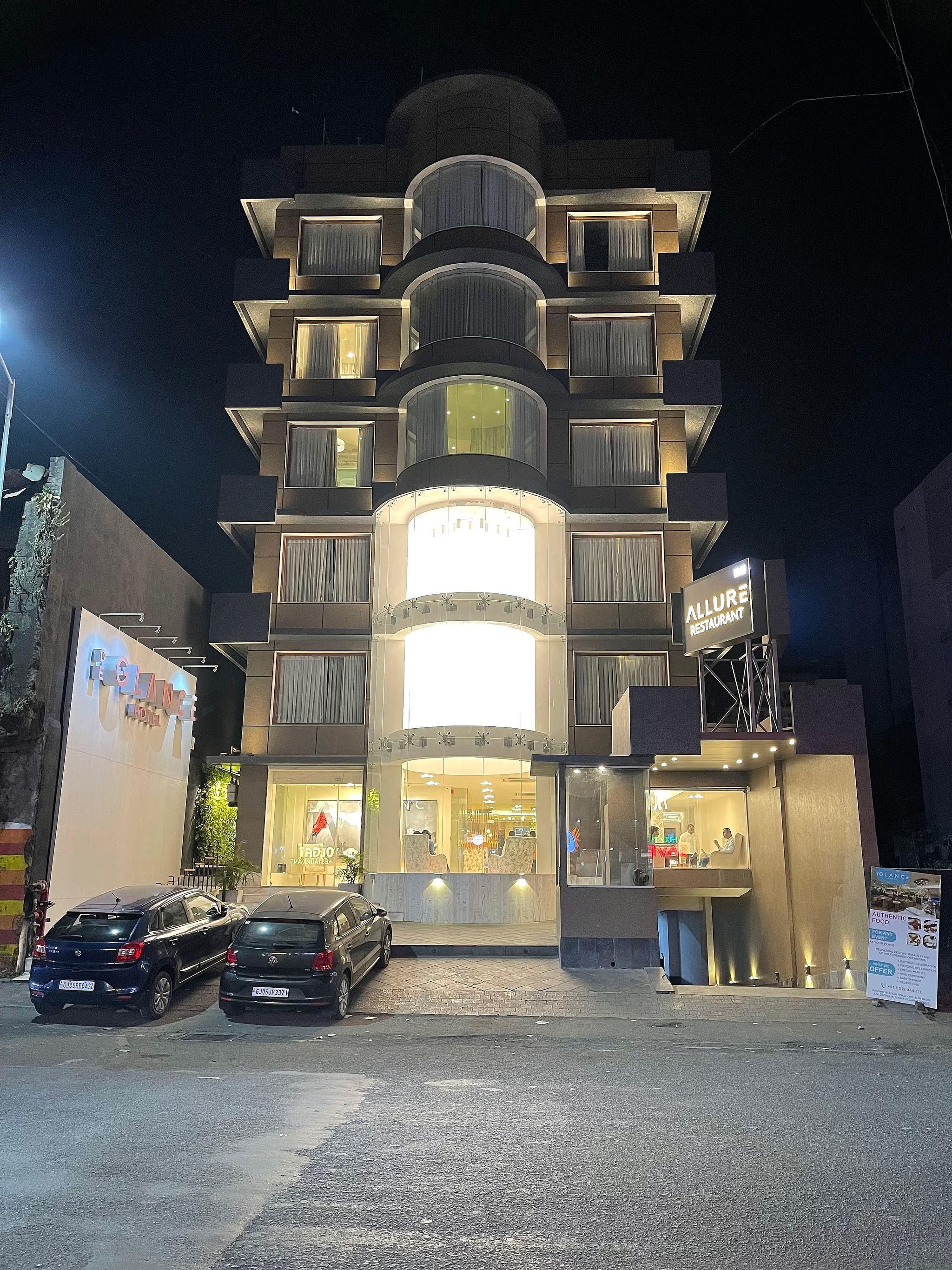 De Glance Hotel - Surat