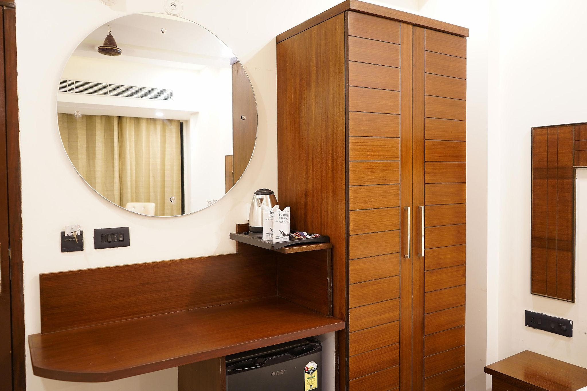 Hotel Doon's Pride Deluxe Room 12