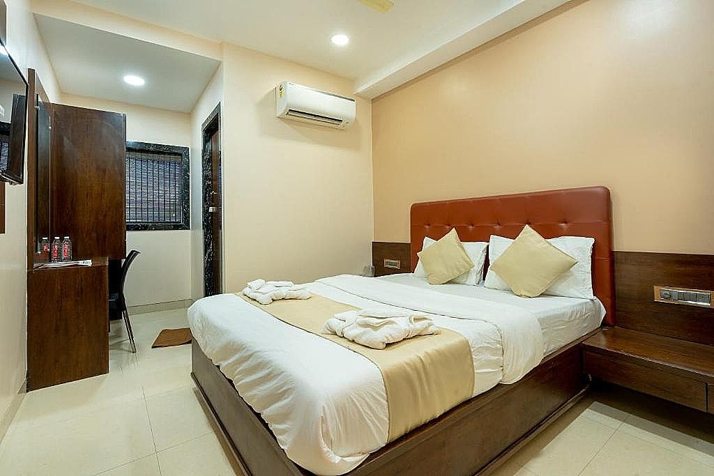 undefined Hotel Empire - Near International Airport 5