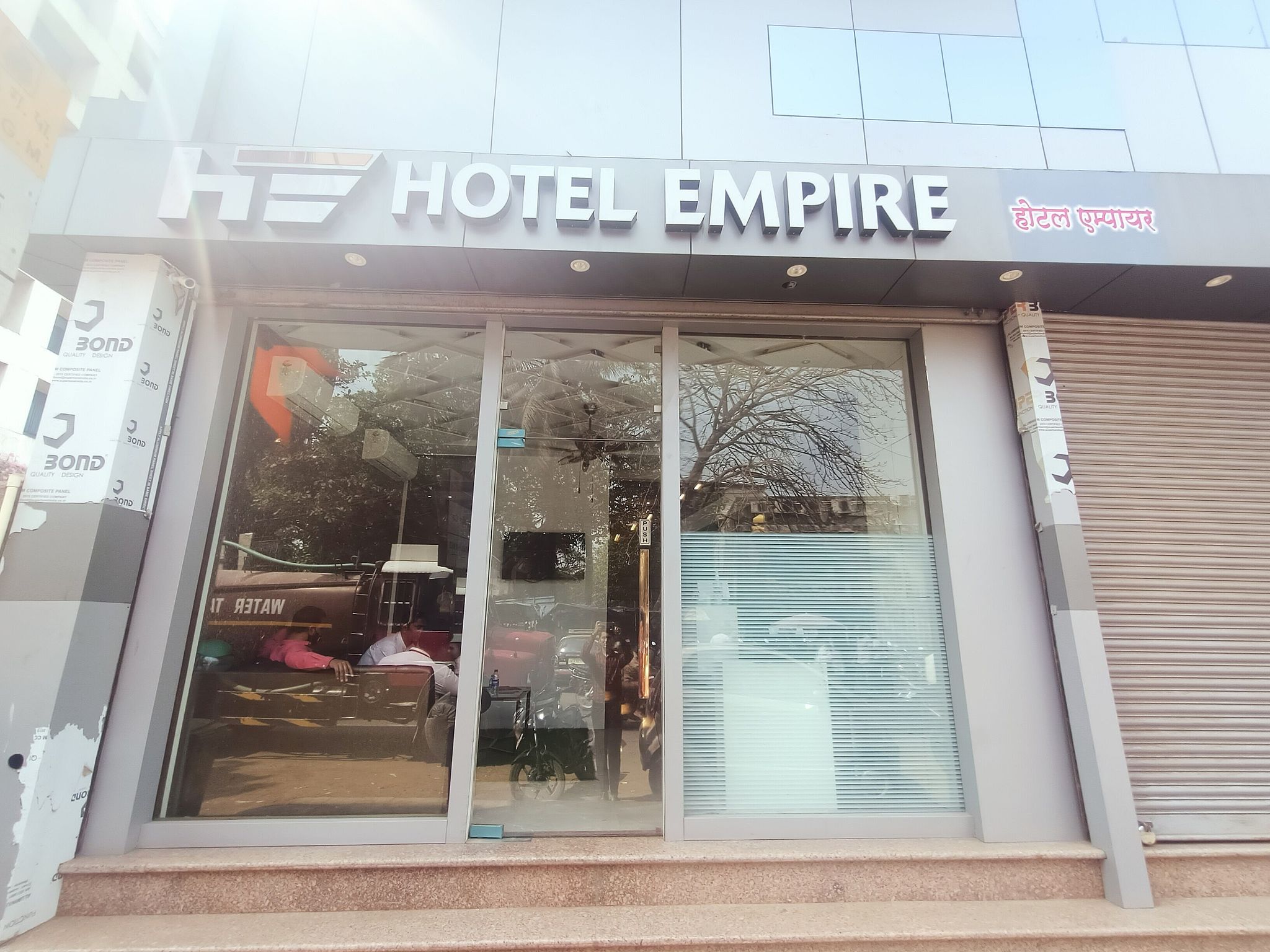 undefined Hotel Empire - Near International Airport 7