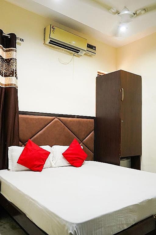 Hotel East Inn Patel Nagar Deluxe Double Room 3