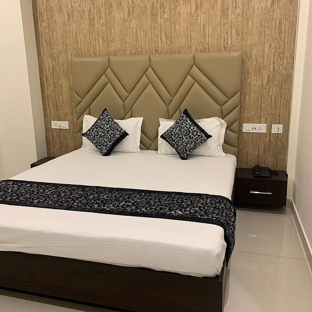 undefined Hotel Golden Residency 7