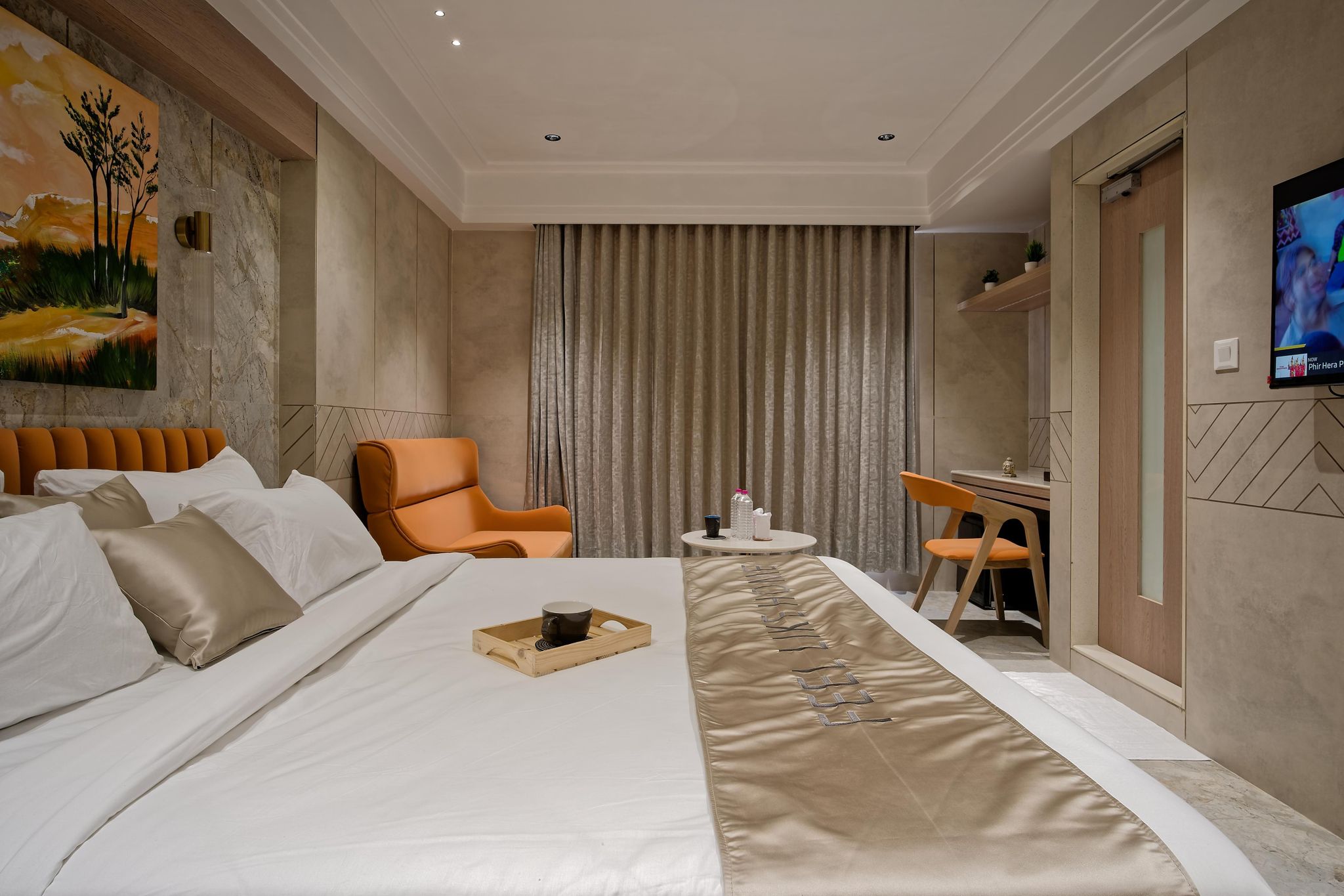 GOLD JACUZZI - A Luxurious Retreat