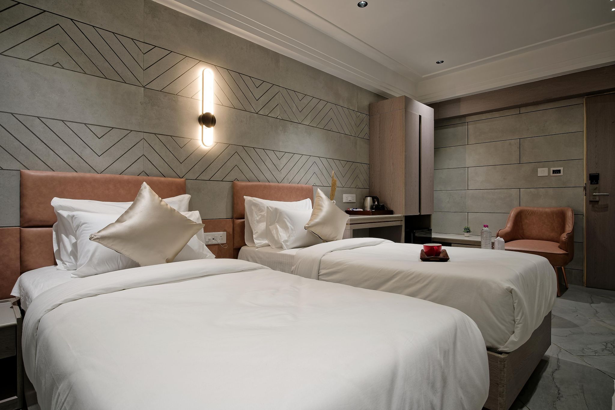 Hotel Golden Plaza SILVER TWIN - Ideal for Corporate Travelers