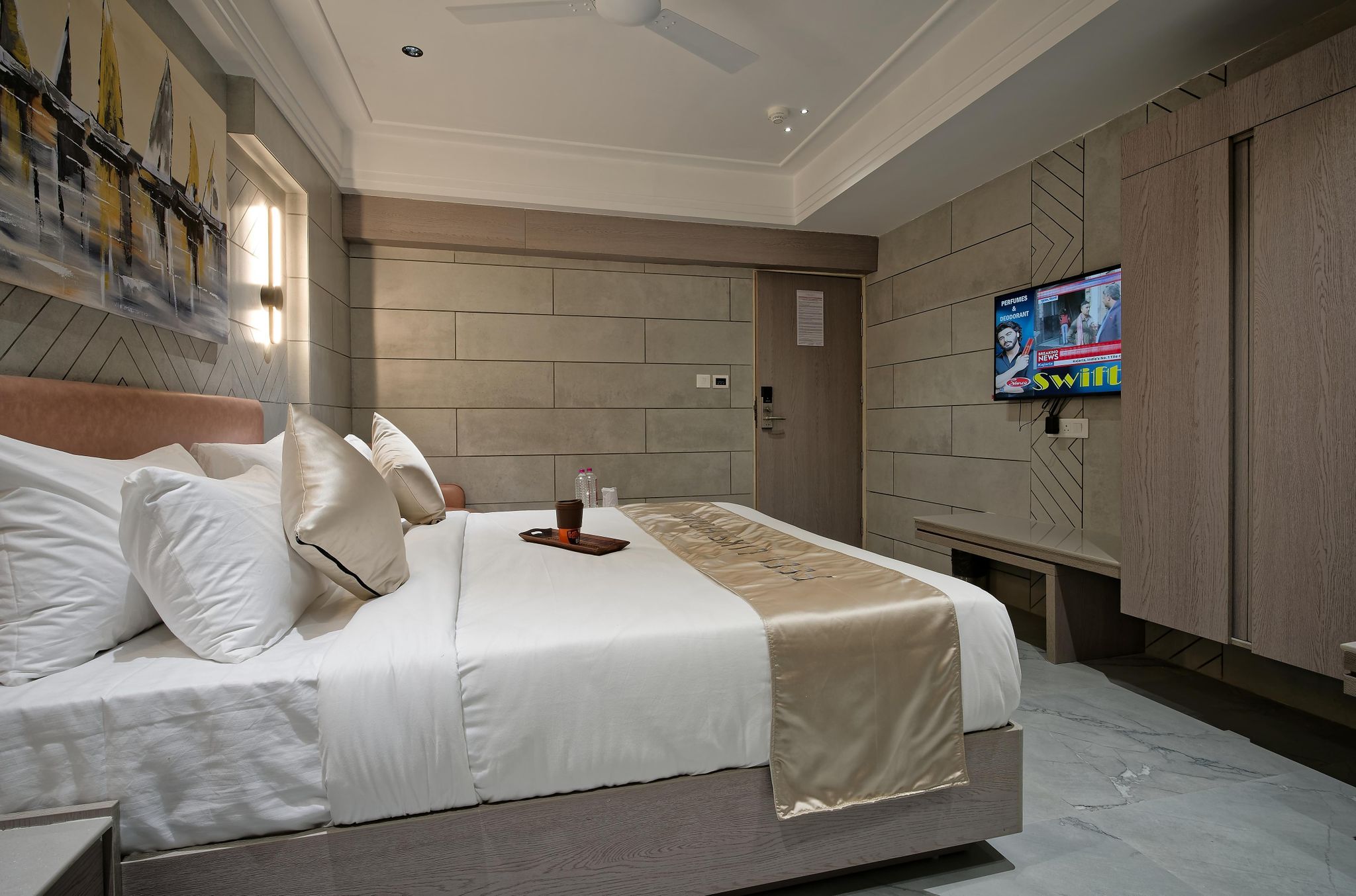 Hotel Golden Plaza SILVER - Contemporary Comfort and Elegance 2