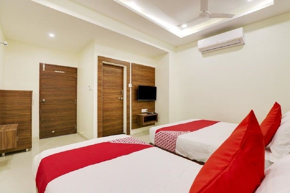 Hotel Grand Double Bed AC Room 5