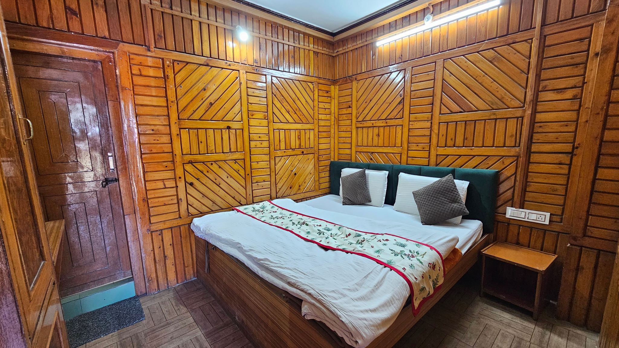 Triple Bed ( No View )