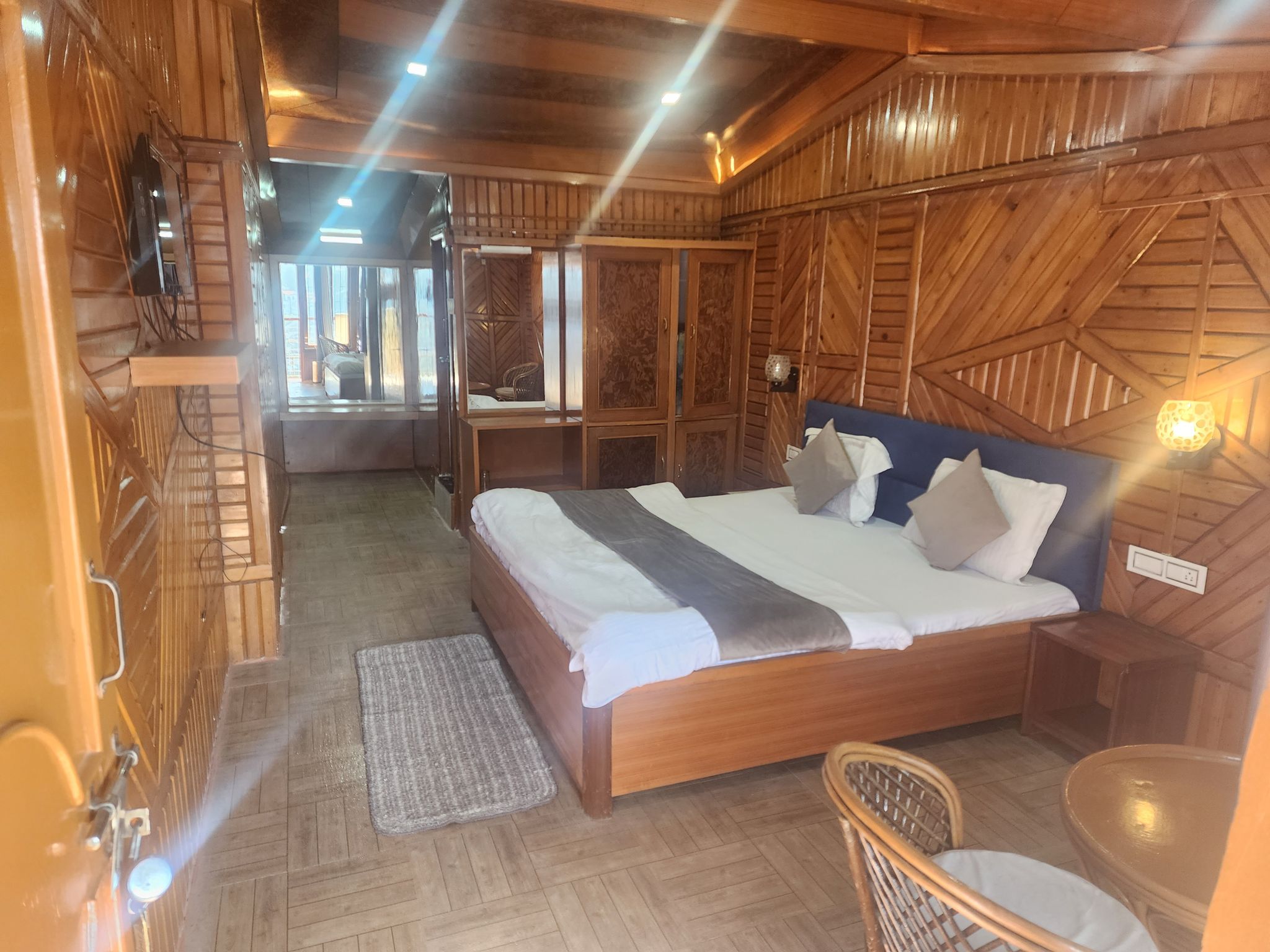 Four Bed ( Lake View )