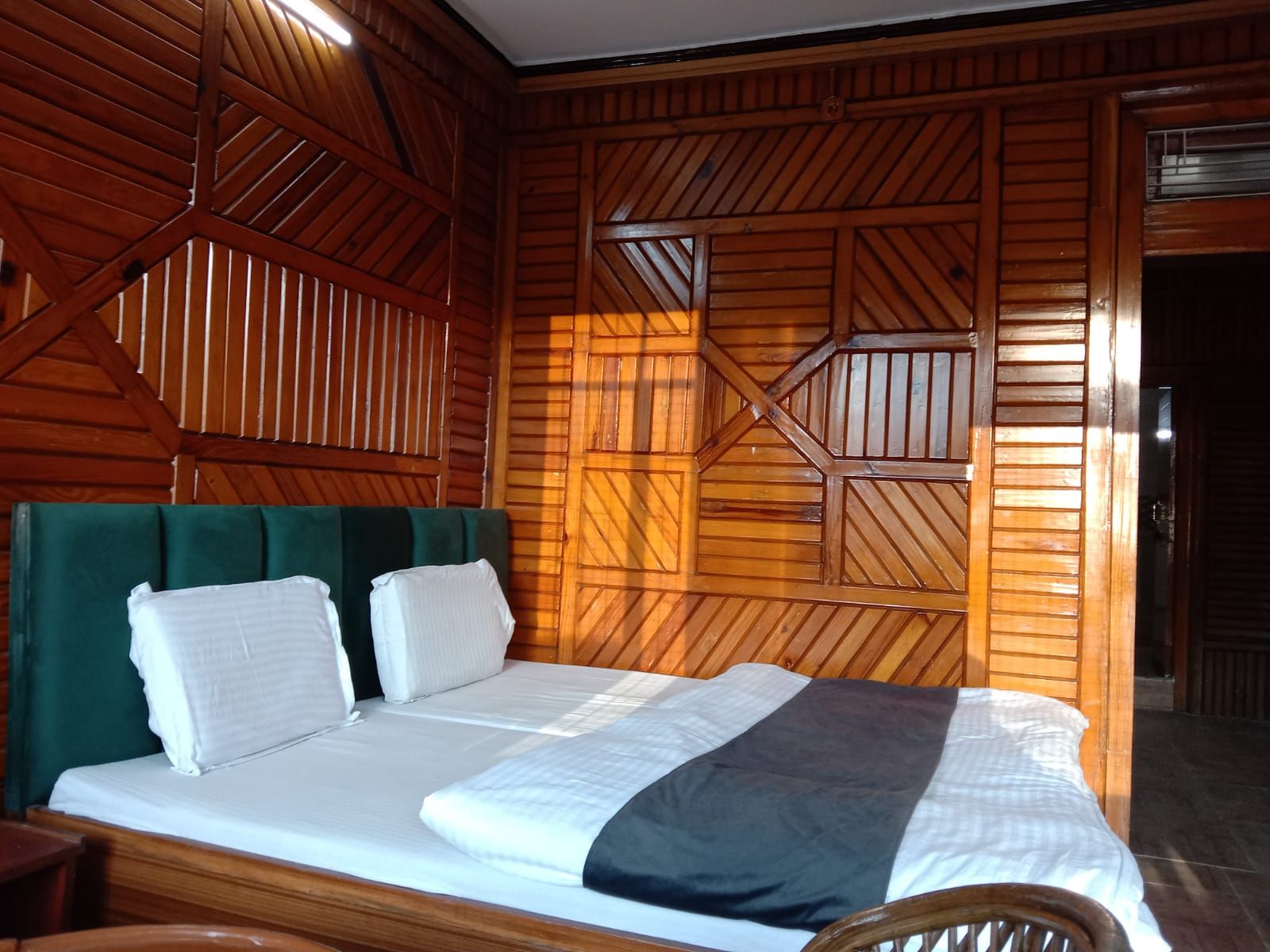 Double Bed ( No View )