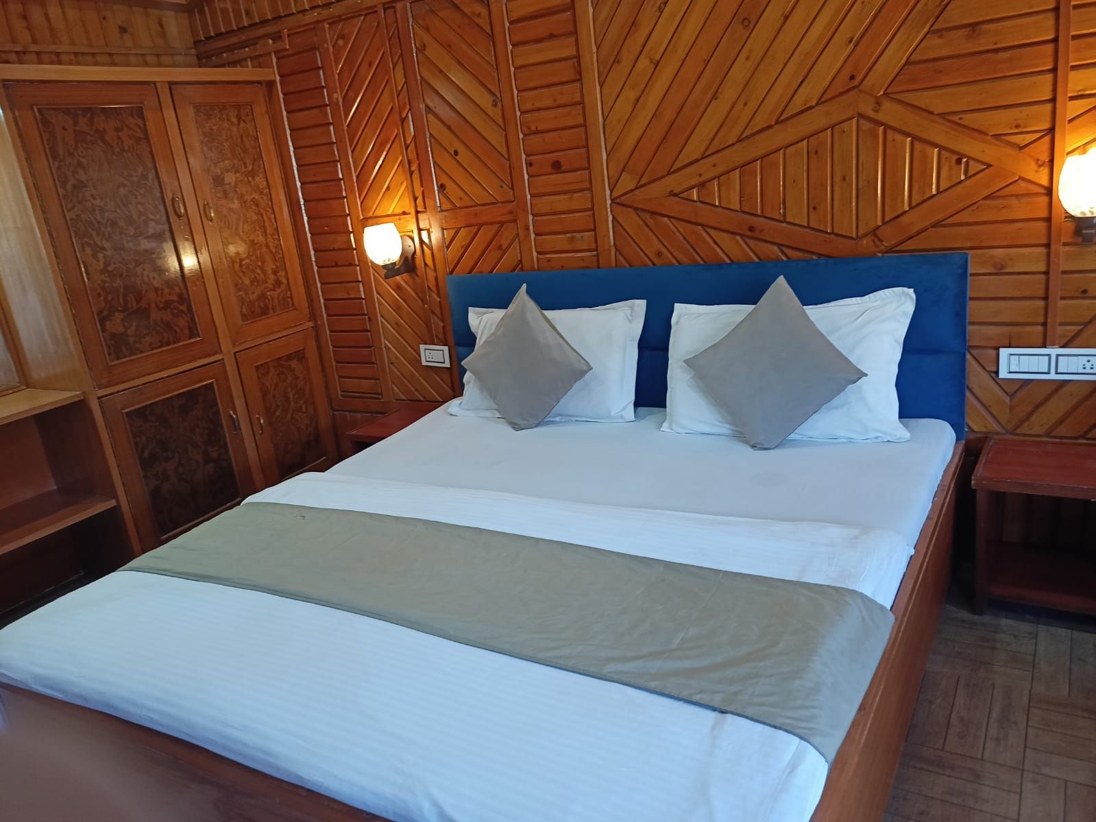 Triple Bed ( No View )