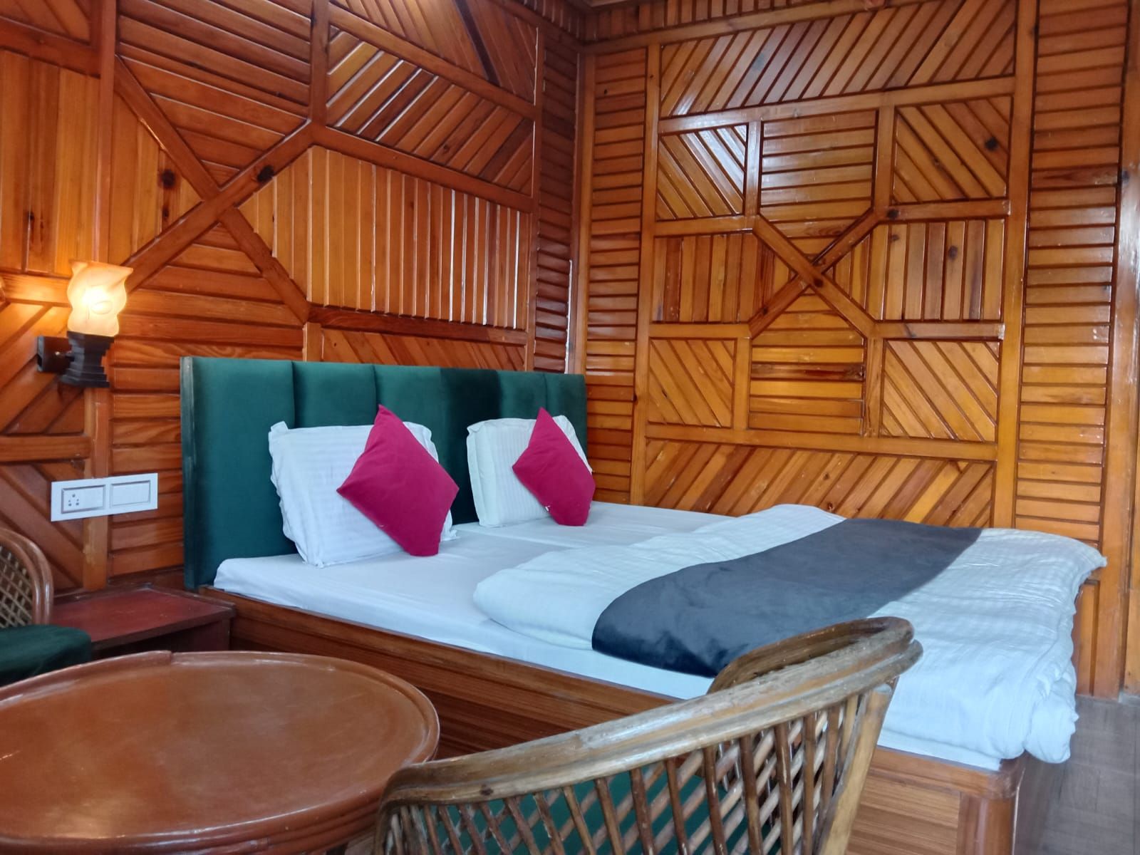 Double Bed ( No View )