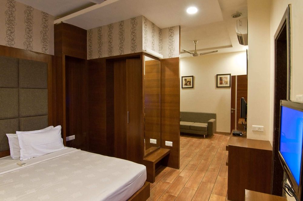 Hotel Imperial Standard Room 13