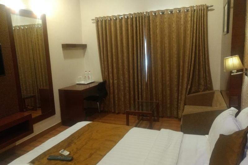 Hotel Imperial Standard Room 10