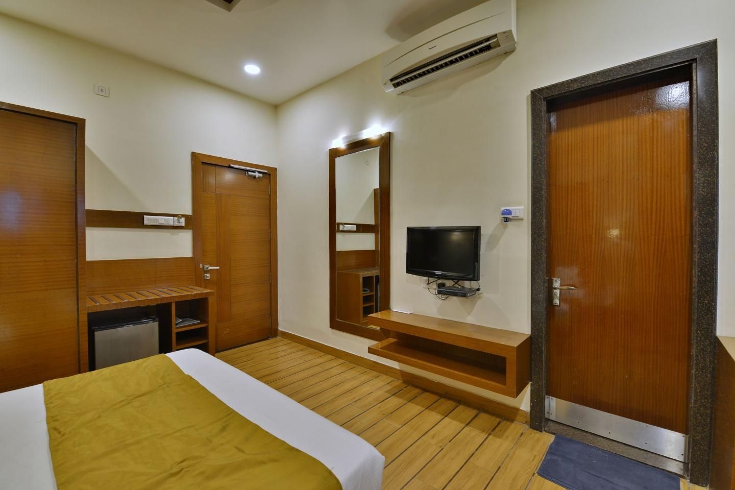 Hotel Imperial Standard Room 6