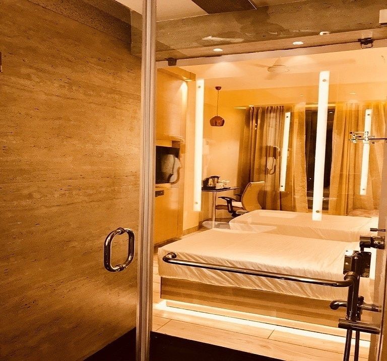 JRD Pride -Business Hotel Superior Double or Twin Room with complimentary Hi Tea from 04pm till 06pm 7