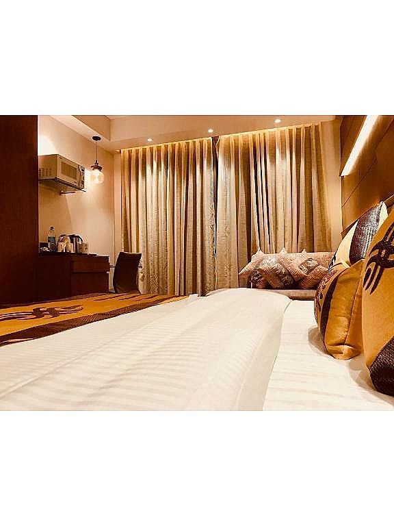 King Room with complimentary Hi Tea from 04pm till 06pm