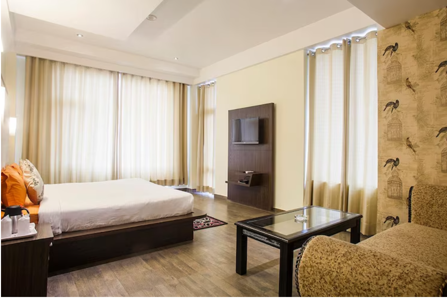 Kamal Residency Deluxe Room With Balcony 5