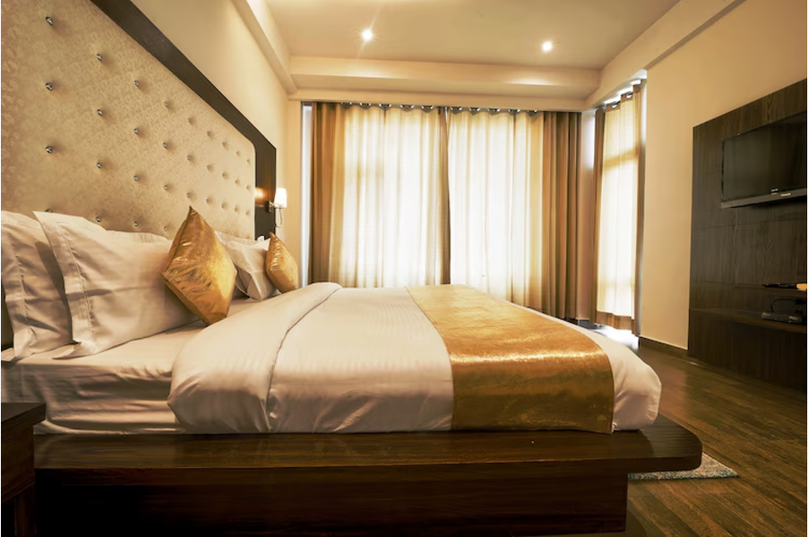 Kamal Residency Deluxe Room With Balcony 9