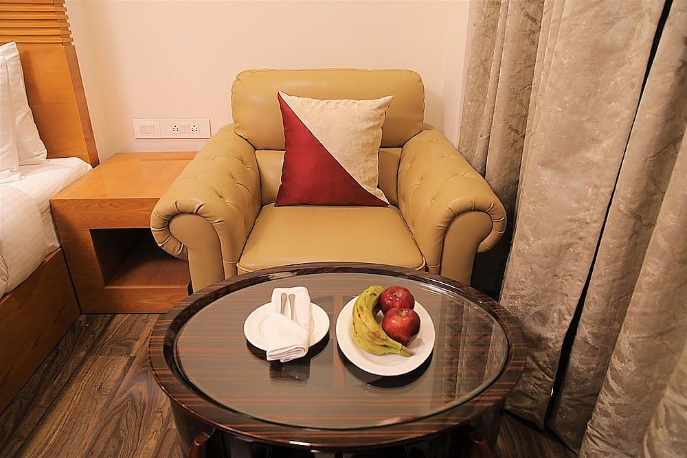 Hotel LA Delhi Superior King Room 16