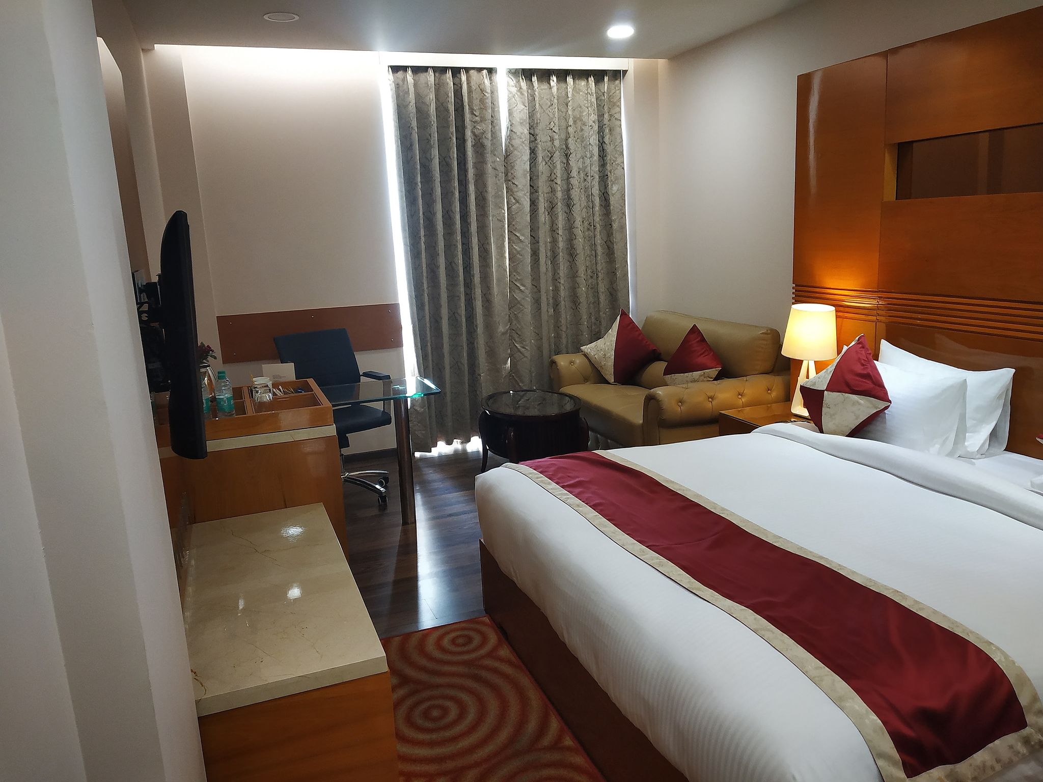 Hotel LA Delhi Superior King Room 6