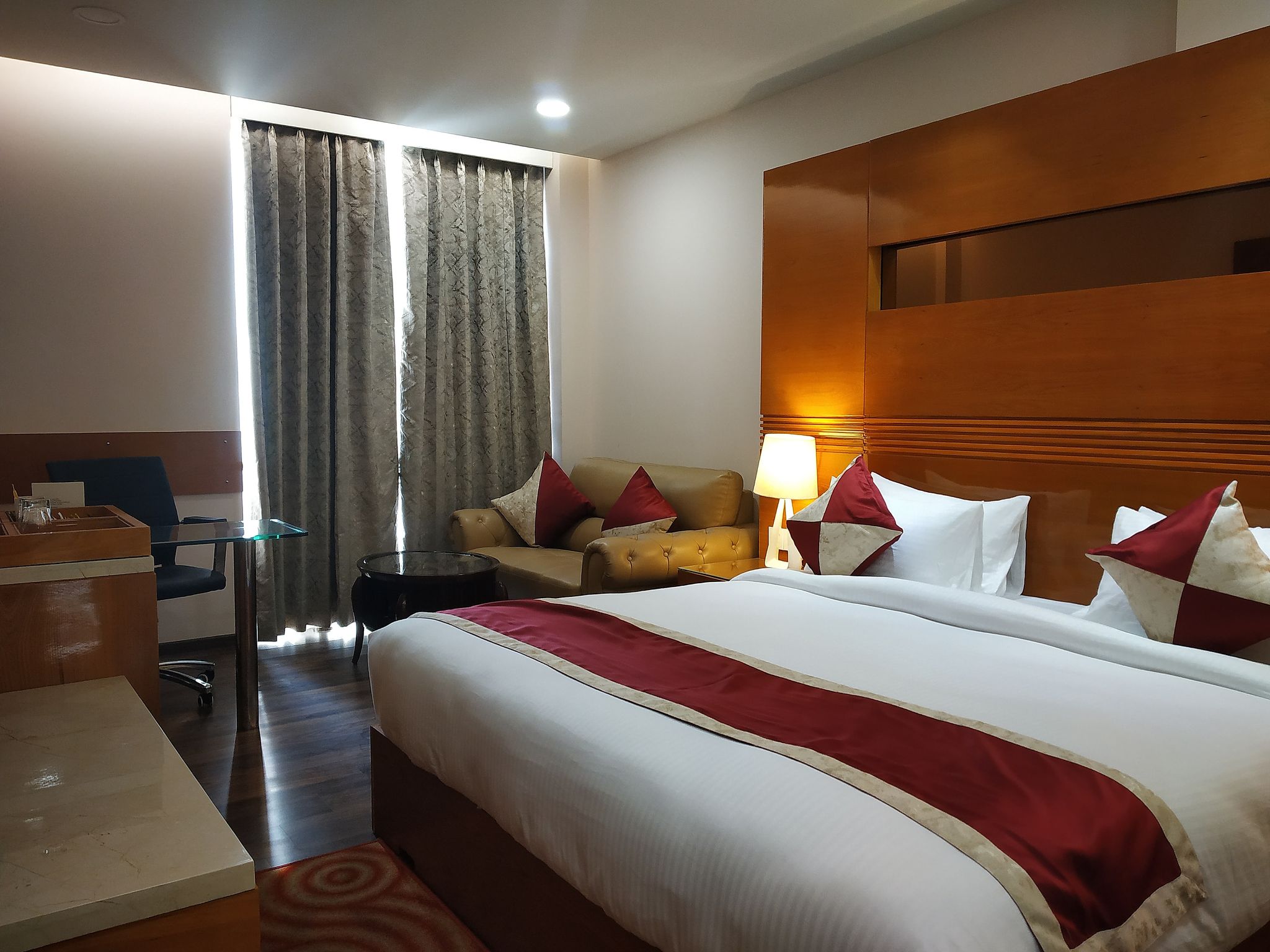 Hotel LA Delhi Superior King Room 5