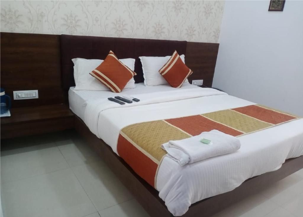 Hotel Laxmi Palace Deluxe AC  Room 8