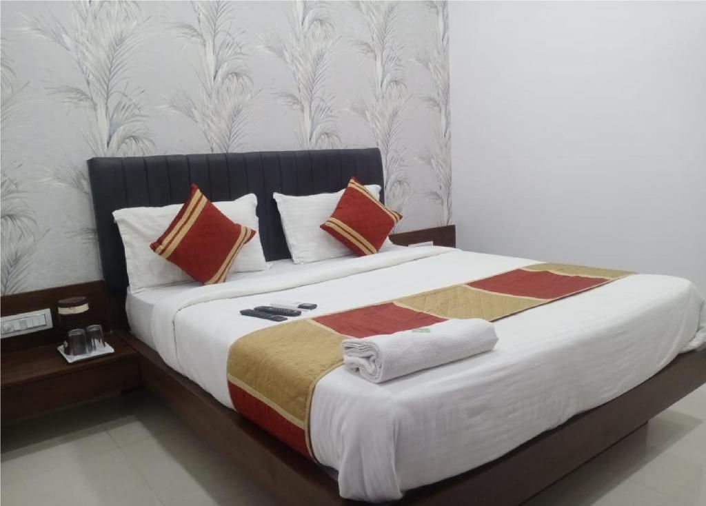 Hotel Laxmi Palace Deluxe AC  Room 9