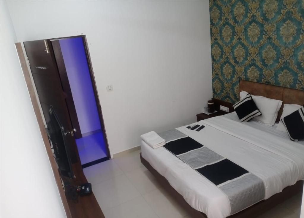 Hotel Laxmi Palace Deluxe AC  Room 10