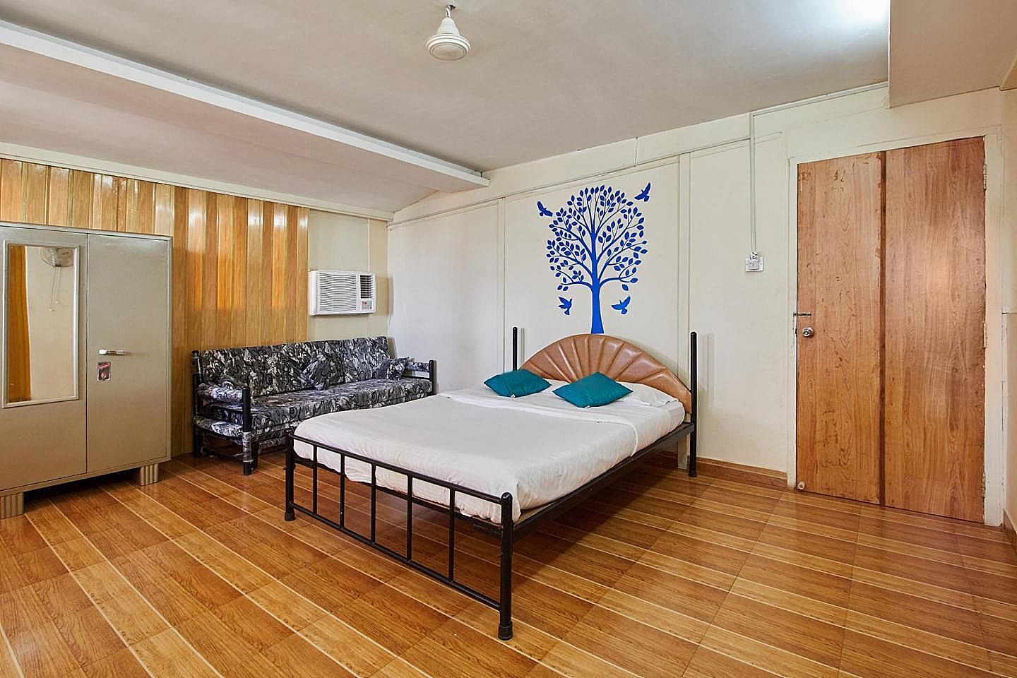 Hotel Manvin's Deluxe Non A/C Room 2