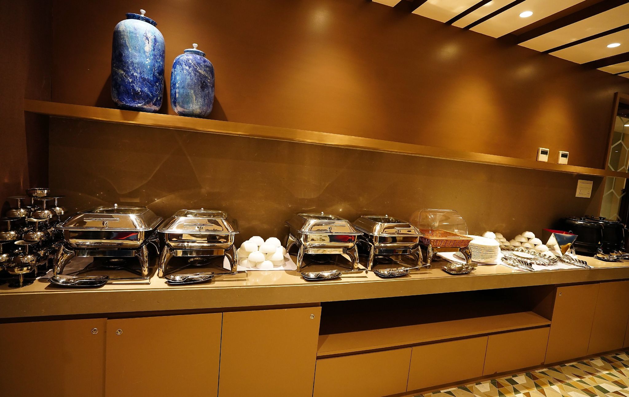 Food & Dining
