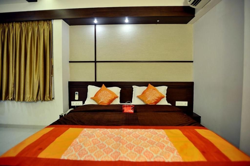 Hotel Marigold Vadodara Deluxe Ac Room ( Locals and Unmarried Couples Are Not Allowed) 3