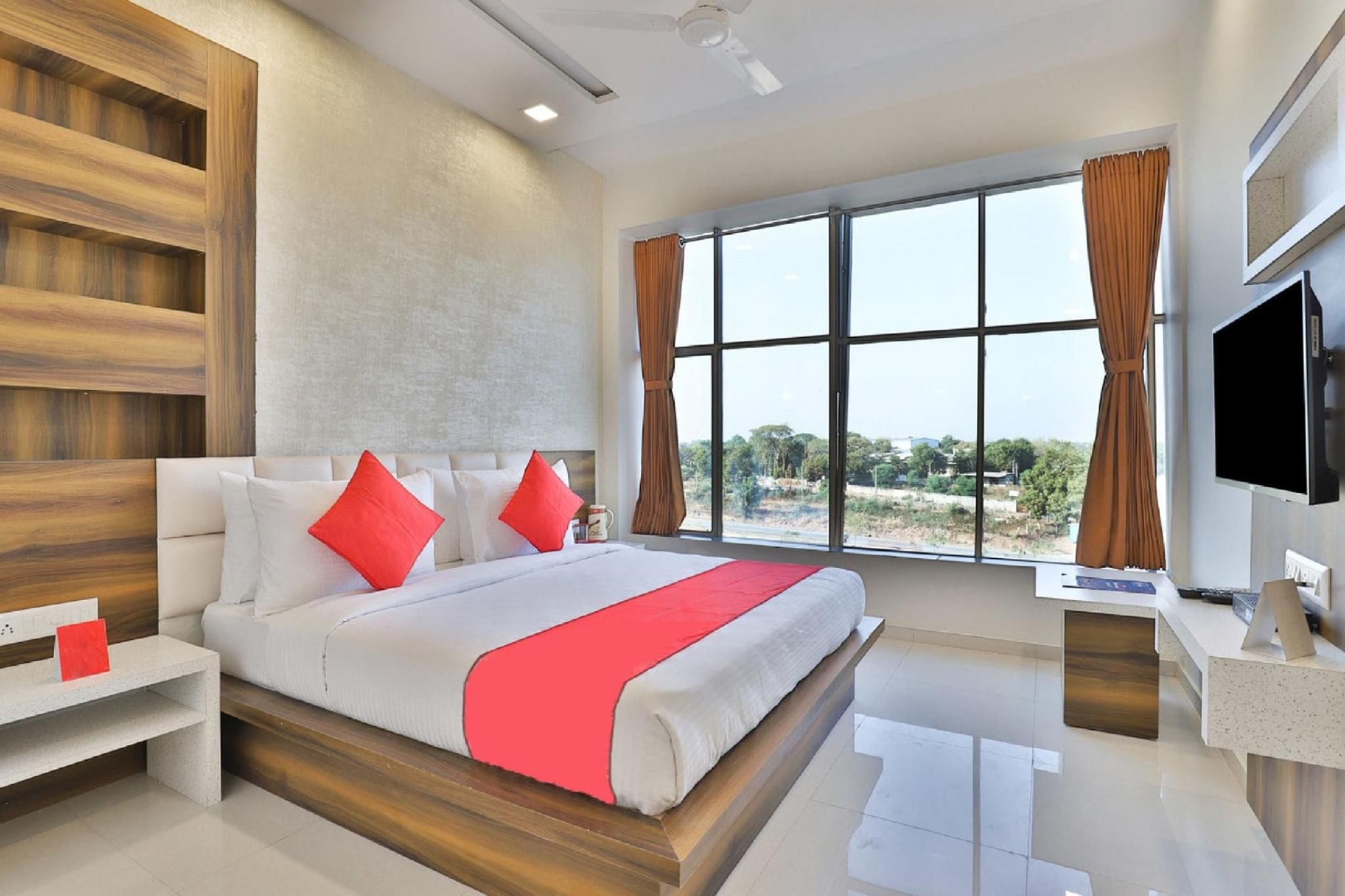Deluxe AC Quadruple Room
