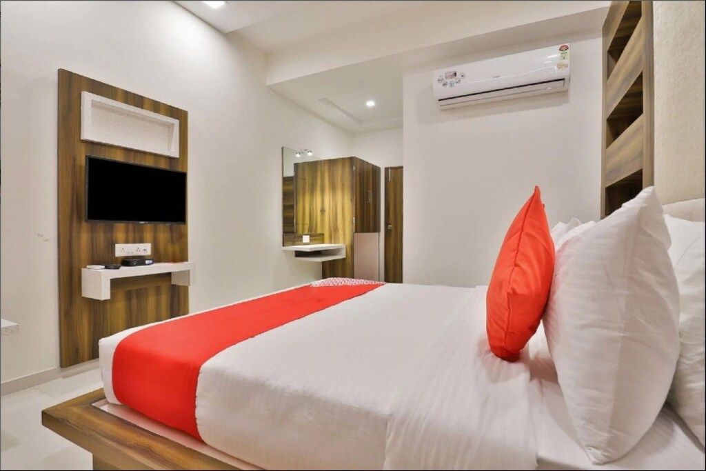 Hotel Maryland Deluxe AC Room 2