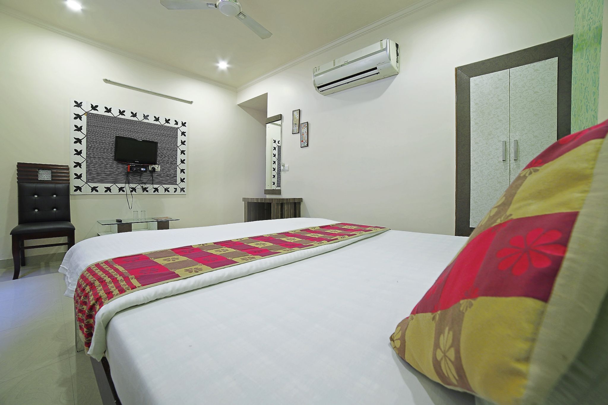 Hotel Metro Jaipur Super Deluxe Room 2