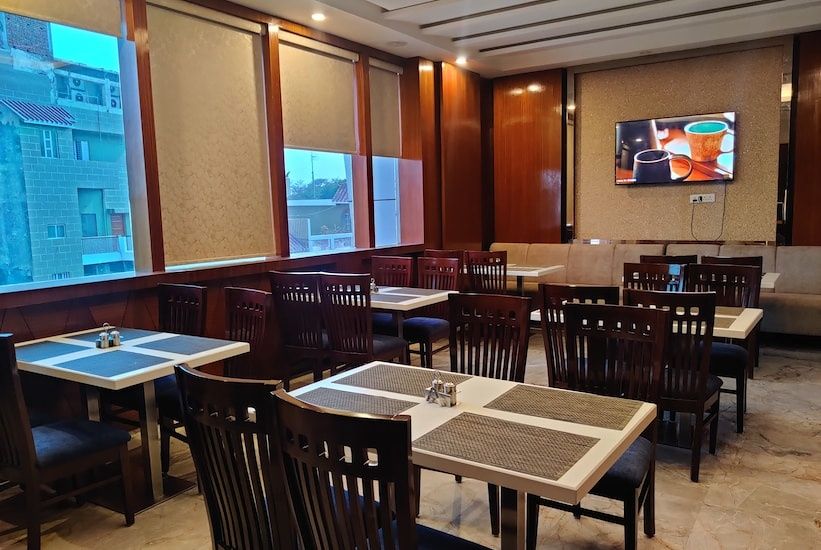 Food & Dining