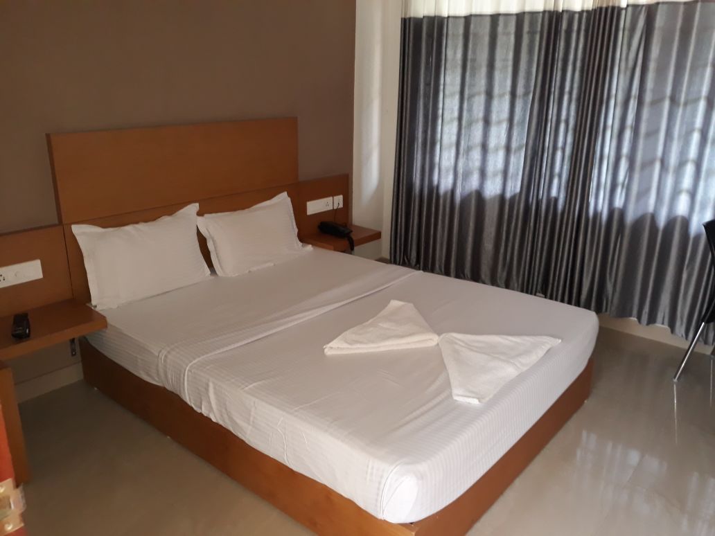 Hotel Mount Avenue Deluxe Room Non AC