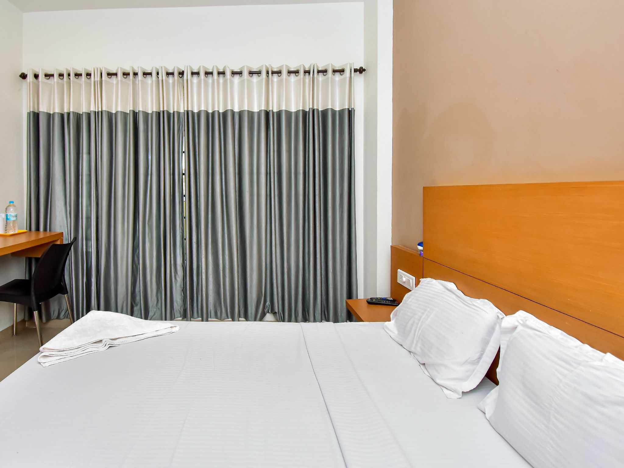 Hotel Mount Avenue Deluxe Room Non AC 3