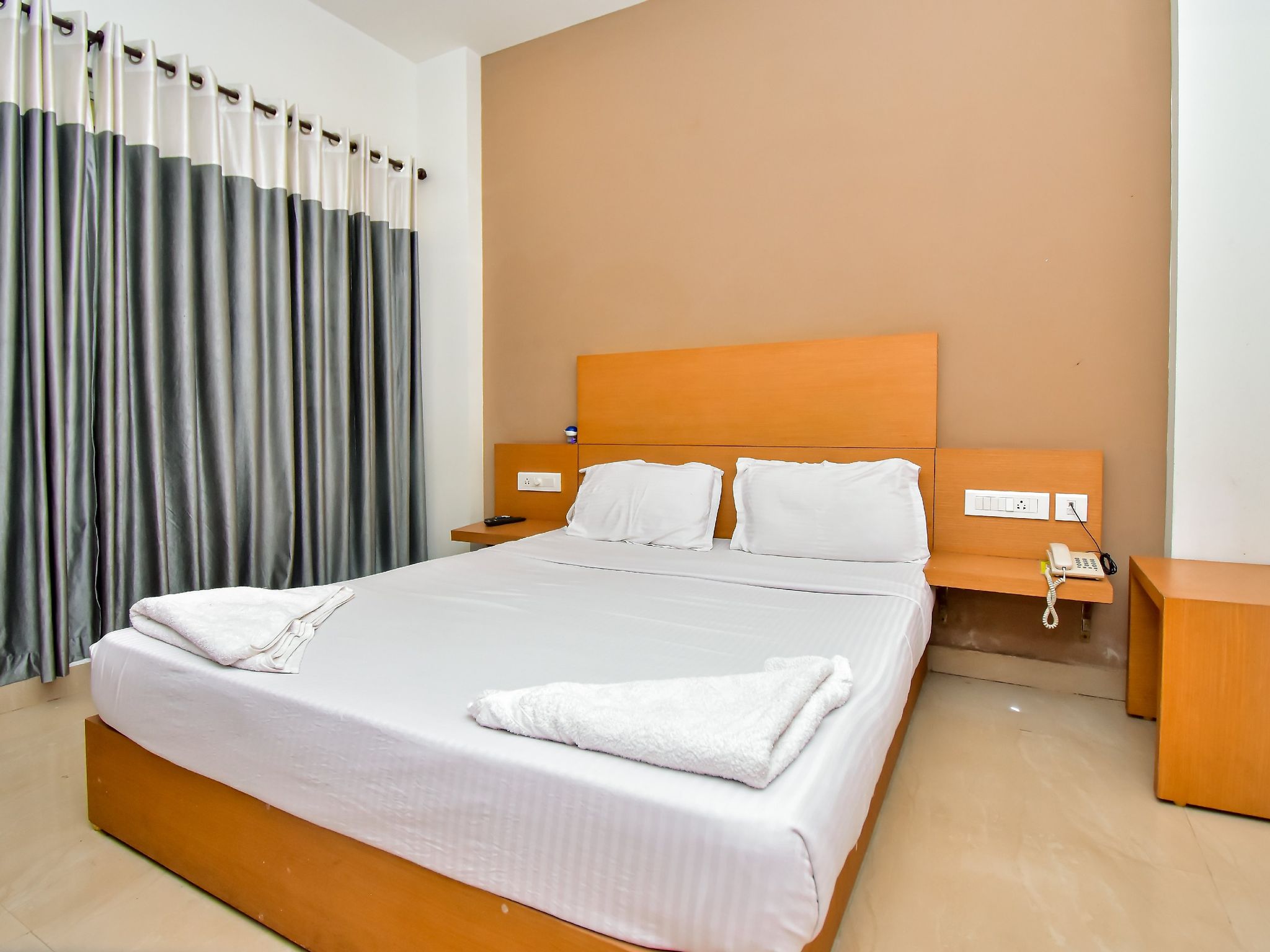 Hotel Mount Avenue Deluxe Room Non AC 2