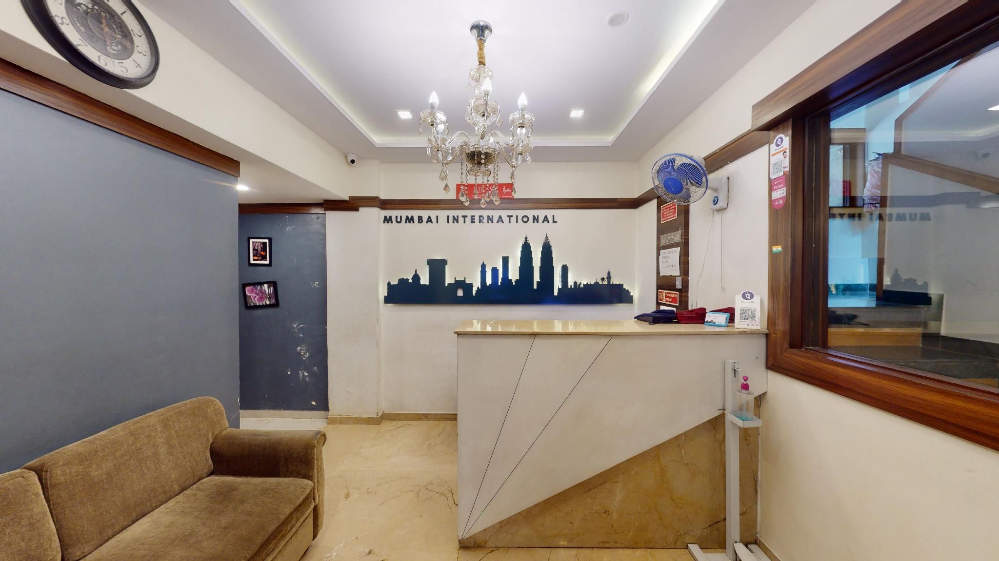 Hotel Mumbai International, Airport