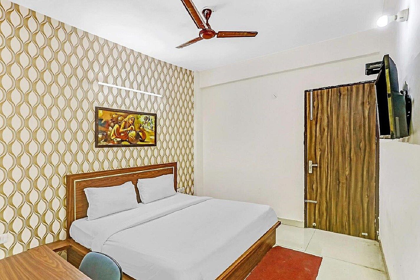 Hotel Noida Continental Double Room 4